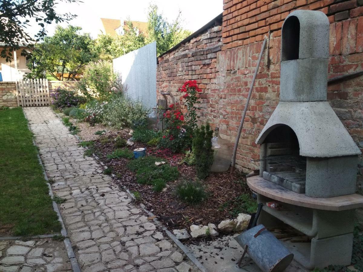 Ubytovani U Lomu Mikulov Ngoại thất bức ảnh